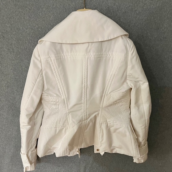 Vintage Gucci White Ski Jacket with Removable Fur Lining - Picture 3 of 13